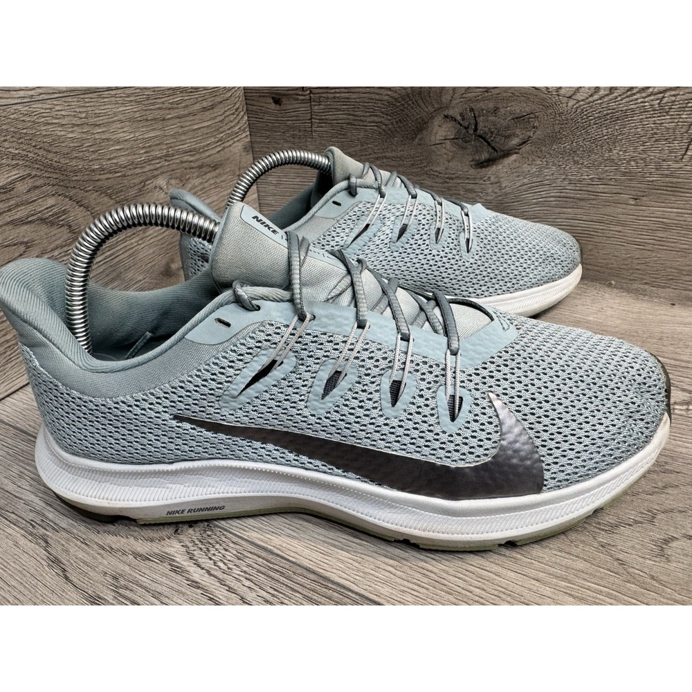 Nike Womens Quest 2 Gray Running Shoes Sneakers Womens 9 Mesh Lace Up Swoosh Log